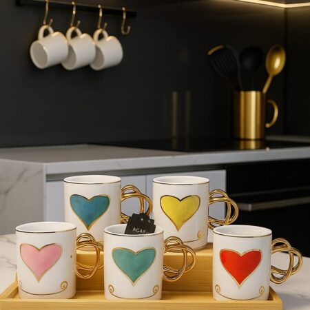 KALP DETAYLI PORSELEN KUPA SETİ