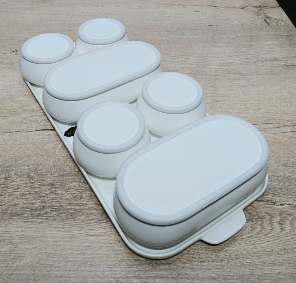 PORSELEN TEPSİLİ VAKUMLU KAPAK KAHVALTILIK SETİ