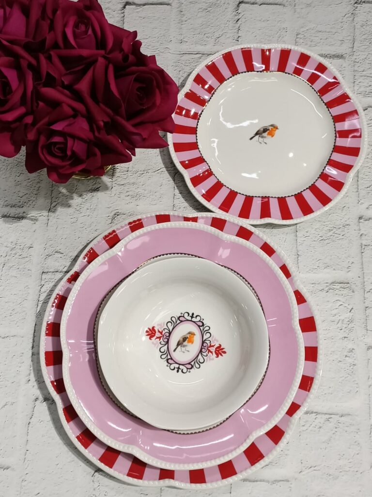 24 PARÇA PORSELEN DESENLİ YEMEK TAKIMI