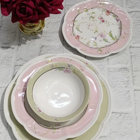 24 PARÇA PORSELEN DESENLİ YEMEK TAKIMI