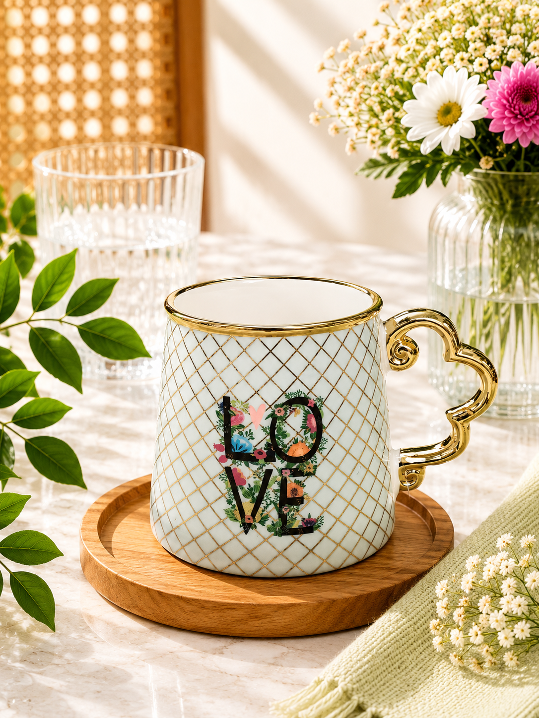 LOVE YAZILI KULPLU PORSELEN KUPA